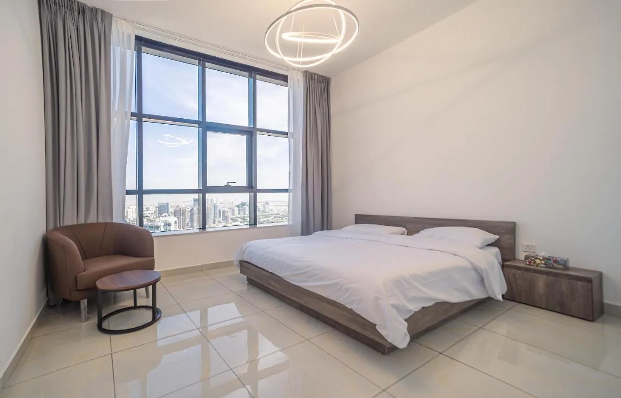 دبي Sky View Tower Apartments